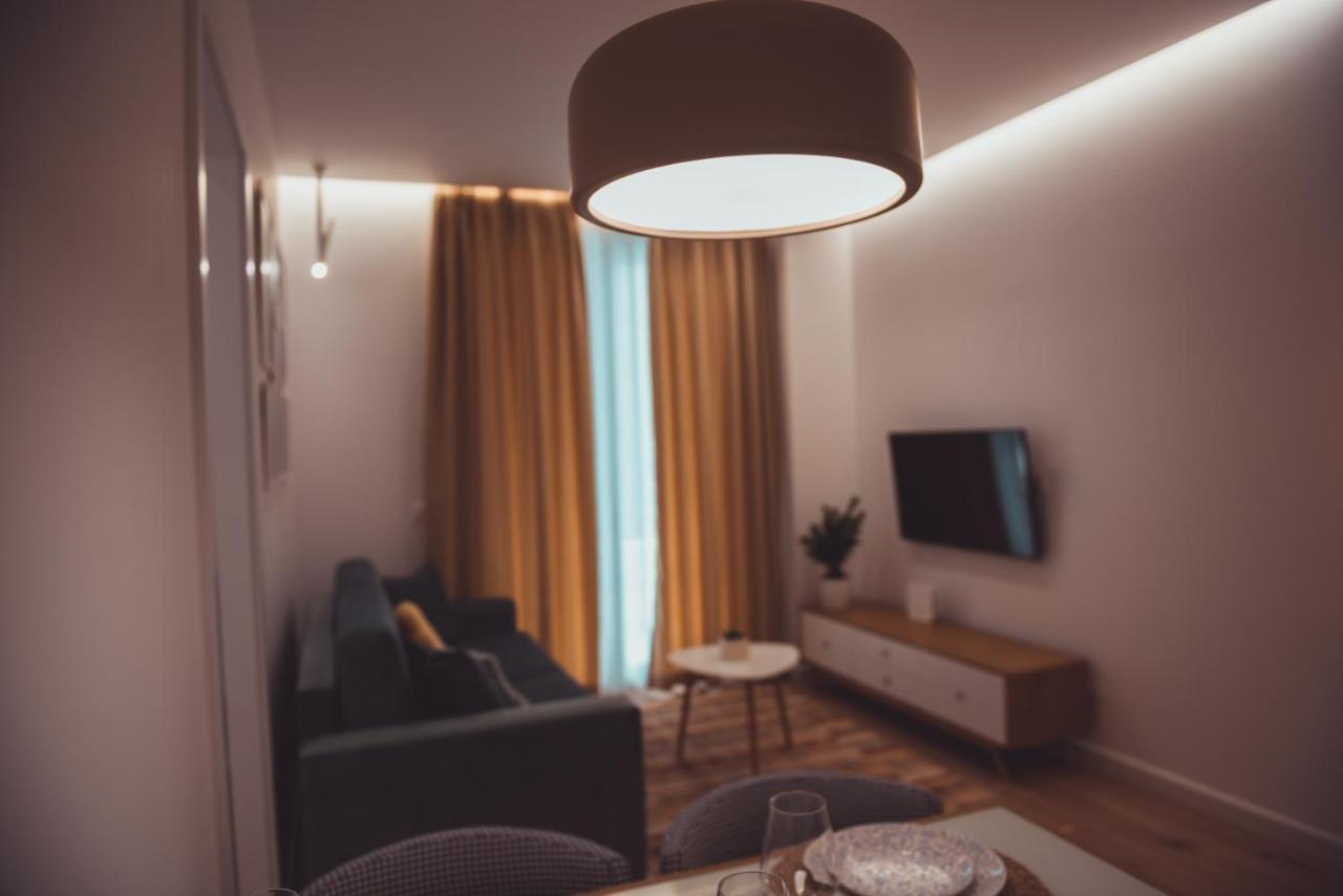 Tam Skanderbeg Square Serviced Center No1 Апартаменти